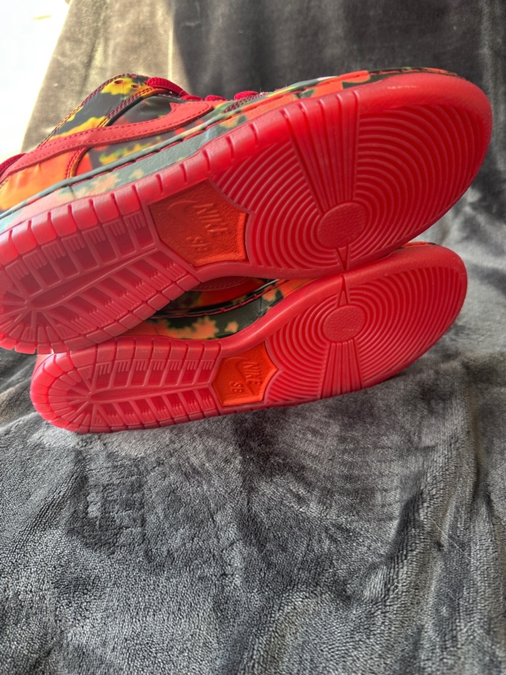 Nike SB Dunk Low Wizard of Oz Poppy Field - Picture 6 of 7